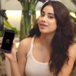 Janhvi Kapoor Instagram - Don’t miss this unique chance to be a part of an amazing new Members Only community. Use my code JANHVI50 to become a Member before it’s too late and be part of an exclusive social network. Hurry, just a few entries are available! And of course, don’t forget to follow me. Download the app here: https://socialhome.club/