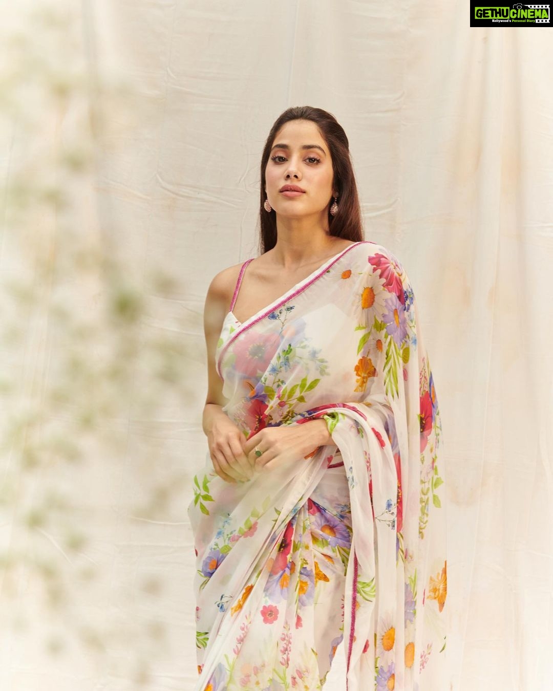 Janhvi Kapoor Instagram - 🌸🌺🌼