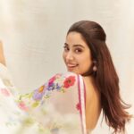 Janhvi Kapoor Instagram - 🌸🌺🌼