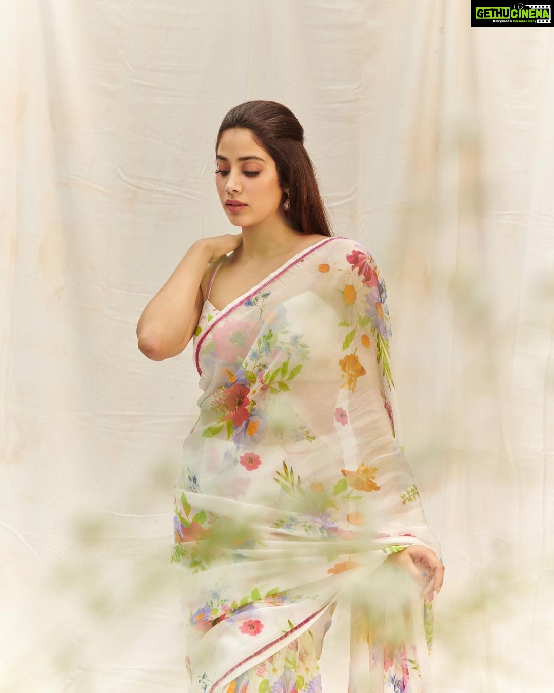 Janhvi Kapoor Instagram - 🌸🌺🌼