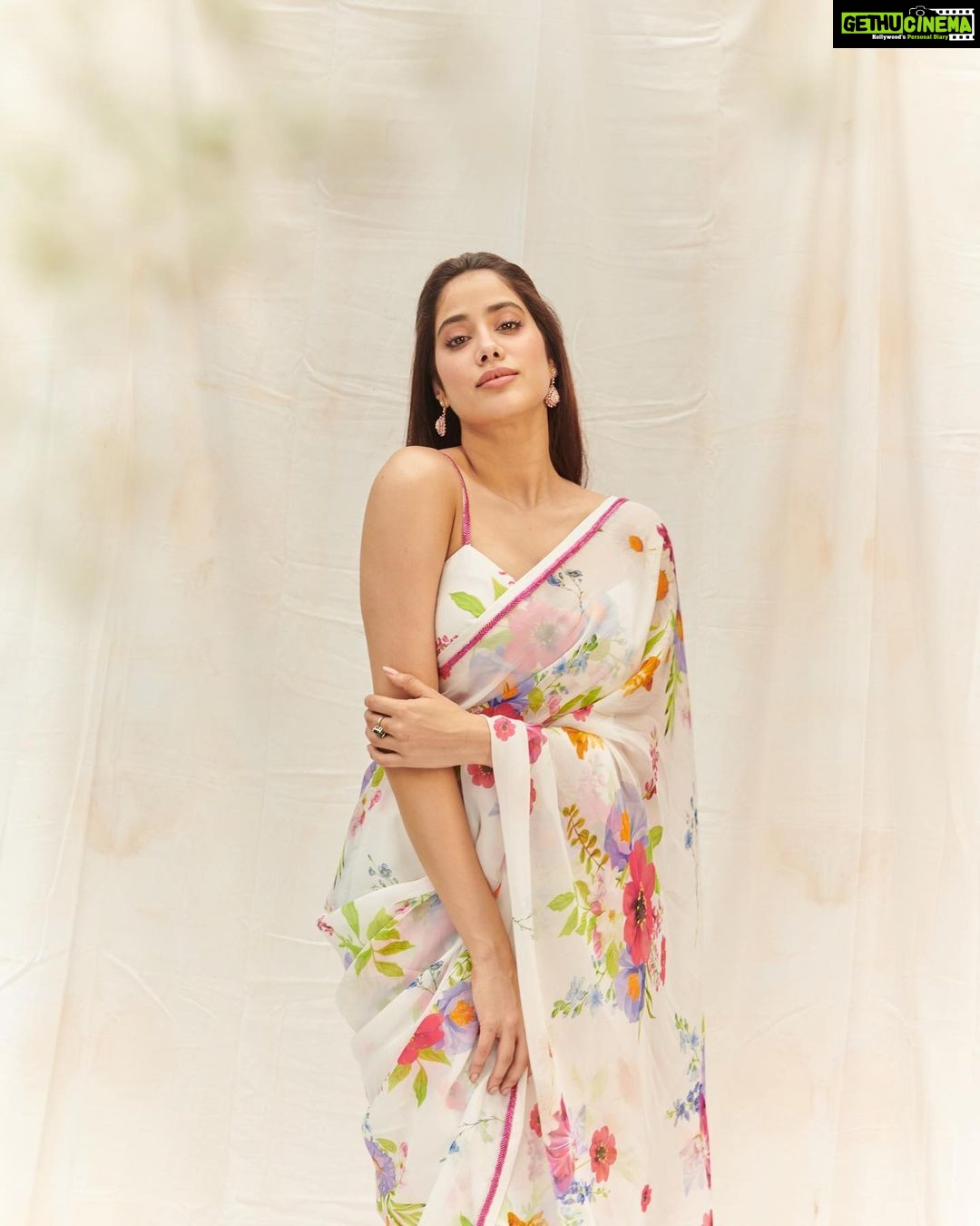 Janhvi Kapoor Instagram - 🌸🌺🌼
