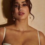 Janhvi Kapoor Instagram – passionate from miles away, passive with the things u say