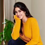 Janhvi Kapoor Instagram - Fall ready with @uniqloin! Check out the new Knit collection which is soft in texture, made of 100% high quality fabric and available in a variety of colours. #UNIQLOIndia #LifeWear #KnitCollection