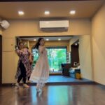 Janhvi Kapoor Instagram – trying to keep it together #literally 💪🏼