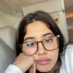 Janhvi Kapoor Instagram – trying to keep it together #literally 💪🏼