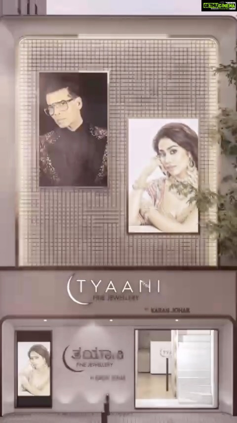 Janhvi Kapoor Instagram - Namma Bangaluru! My Tyaani jewellery is finally in your city! We look forward to welcoming you all to our world of fabulous Jewels at my newest store ✨ #tyaanibykaranjohar #tyaanijewellery