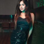 Jannat Zubair Rahmani Instagram - 🤍🖤🤍🖤 📸 @jzee.video.pictures @versatile.saif