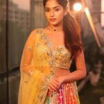 Jannat Zubair Rahmani Instagram - इश्क़ है तो शक कैसा अगर नहीं है तो हक़ कैसा 💗 Outfit @sequinzeindia Jewellery @sequinzejewels @styledbysujata 📸 @smileplease_25 Hair @hairstylist_jennny Makeup @divasbydivya