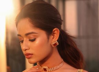Jannat Zubair Rahmani Instagram - इश्क़ है तो शक कैसा अगर नहीं है तो हक़ कैसा 💗 Outfit @sequinzeindia Jewellery @sequinzejewels @styledbysujata 📸 @smileplease_25 Hair @hairstylist_jennny Makeup @divasbydivya