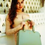 Jannat Zubair Rahmani Instagram - @lavieworld handbags in vibrant hues for my happy mood. Use code JANNAT20 to get additional 20% off at www.lavieworld.com 👜🔥 #lavieworld #LavieXJannat #lavieenrose #fickleisfun #handbag #fashion #style #sale #jannatzubair #ad #collaboration