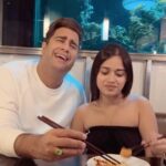 Jannat Zubair Rahmani Instagram - Don’t you just think of this sometimes haha! @jannatzubair29 love annoying you!! 😂😂😂 you cutie!! @rajivadatia #rajivadatia #jannatzubair #fun #laughs #goodtimes