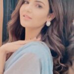 Jasmin Bhasin Instagram - Oops😝 #reels #reelsinstagram #reelitfeelit #OOPSwithKing #OOPS #champagnetalk