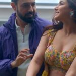 Jasmin Bhasin Instagram – #AaChaliye ❤️

#honeymoonon25thoct 

#gippygrewal @jasminbhasin2806 @bpraak @jaani777 @amarpreetchhabra @nareshkathooria @karamjitanmol @nirmalrishiofficial @tseries.official @tseriesfilms @bawejastudios @vicky_bahri