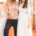 Jasmin Bhasin Instagram – Deep Te Sukh ❤️

#honeymoon in cinemas on 25th October 🔥