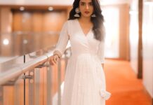 Jasmin Bhasin Instagram - ऐसा चेहरा नूर ऐसा आइसिया ज़ुल्फ़ा पागल कर दे बंदे नु जो वैसियां ​​ज़ुल्फ़ान🤍 #promotion #honeymoon #25thoctober Outfit @preevindesigns Jewellery @the_bling_girll Shot by @daasfilms Styled by @ankiitaapatel Makeup @rehmanshiledar Hair @little_hair_poetry