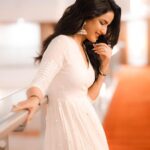 Jasmin Bhasin Instagram – ऐसा 
चेहरा नूर ऐसा
आइसिया ज़ुल्फ़ा
पागल कर दे बंदे नु जो
वैसियां ​​ज़ुल्फ़ान🤍
#promotion 
#honeymoon #25thoctober 

Outfit @preevindesigns 
Jewellery @the_bling_girll
Shot by @daasfilms 
Styled by @ankiitaapatel 

Makeup @rehmanshiledar 
Hair @little_hair_poetry