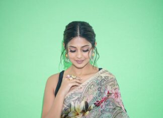 Jennifer Winget Instagram - Sliding into the festive mood with six yards of grace. Happy Ganesh Chaturthi everyone!🙏 Saree: @rohitbalofficial Jewellery : @curiocottagejewelry Stylist: @natashaabothra Assisted: @simstyles20 @teamnatashaabothra 💄 : @sonamvaghani.mua 💆‍♀️ : @hairbysharda 📸: @rishabhkphotography