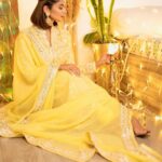 Jennifer Winget Instagram - #HappyDhanteras ✨ Outfit @abujanisandeepkhosla @asalabusandeep Jewellery @meraki.mumbai Styled by @natashaabothra Team @priyankaa.a_91 @dhwaniivithalani_22 Makeup @sonamvaghani.mua Hairstylist @hairbysharda Photographer @ashish_ojha_photography