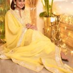 Jennifer Winget Instagram - #HappyDhanteras ✨ Outfit @abujanisandeepkhosla @asalabusandeep Jewellery @meraki.mumbai Styled by @natashaabothra Team @priyankaa.a_91 @dhwaniivithalani_22 Makeup @sonamvaghani.mua Hairstylist @hairbysharda Photographer @ashish_ojha_photography