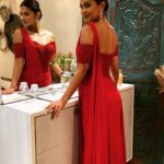 Jennifer Winget Instagram – La vie en red ♥️

Outfit @sonaakshiraaj
Jeweller @meraki.mumbai
Styled by @natashaabothra 
Team @priyankaa.a_91
Makeup @sonamvaghani.mua
Hairstylist @hairbysharda