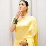 Kajol Instagram - Going #ganpatibappa mad! #ganpatibappamorya #lalbaughcharaja Come on people gimme a smile