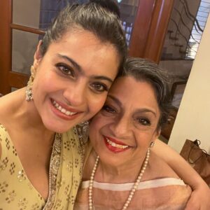 Kajol Instagram - Family says it all! 
#allaboutlastnight #diwalinight #picturenight