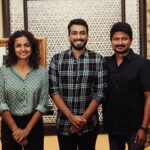 Kalidas Jayaram Instagram - Thank you for paper rocket @kiruudhay ma’am ❤️ If u still haven’t watched it , do check it out on @zee5tamil @riseeastentertainment The Leela Palace Chennai