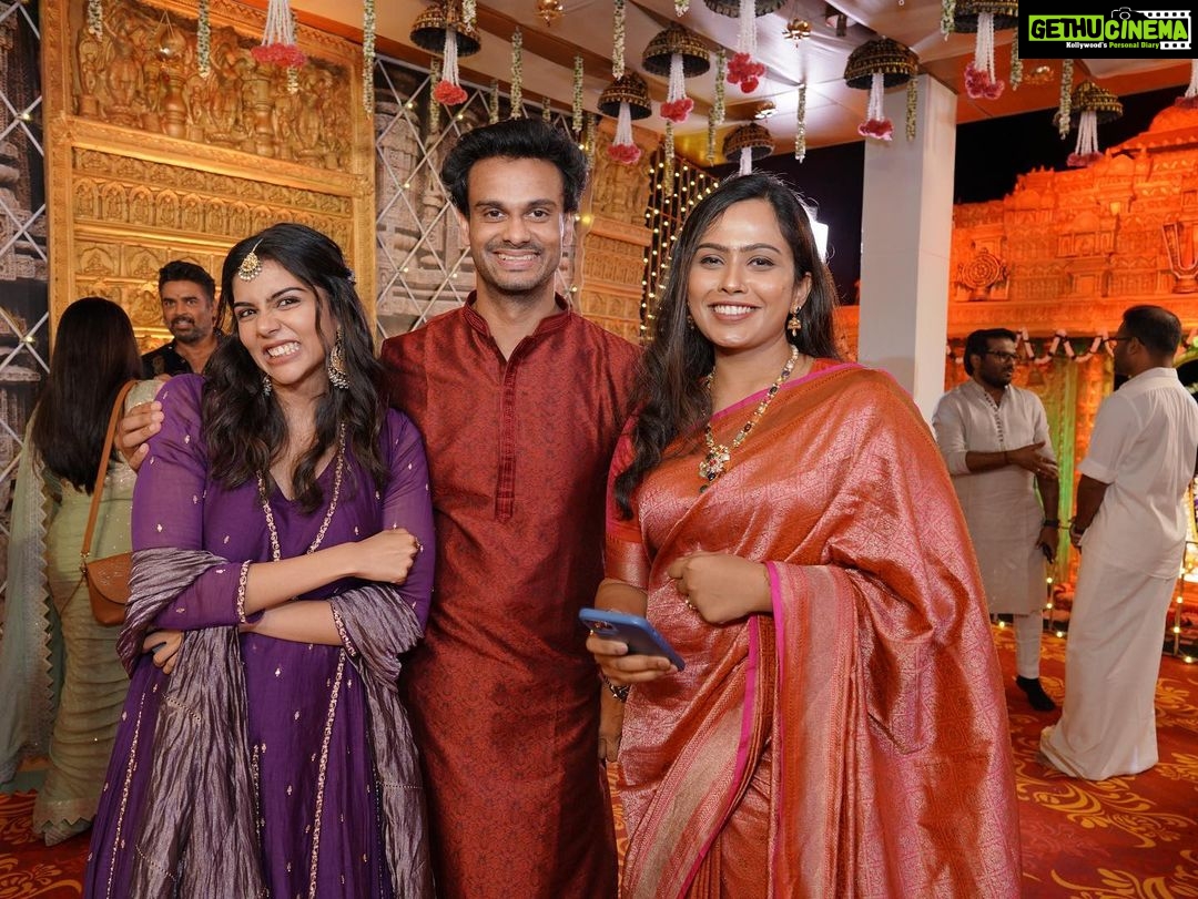 Kalyani Priyadarshan Instagram - Thank you @kalyanjewellers_official for such a blessed Navratri pooja and for being such gracious hosts. Forever honored to be a part of your family ♥️