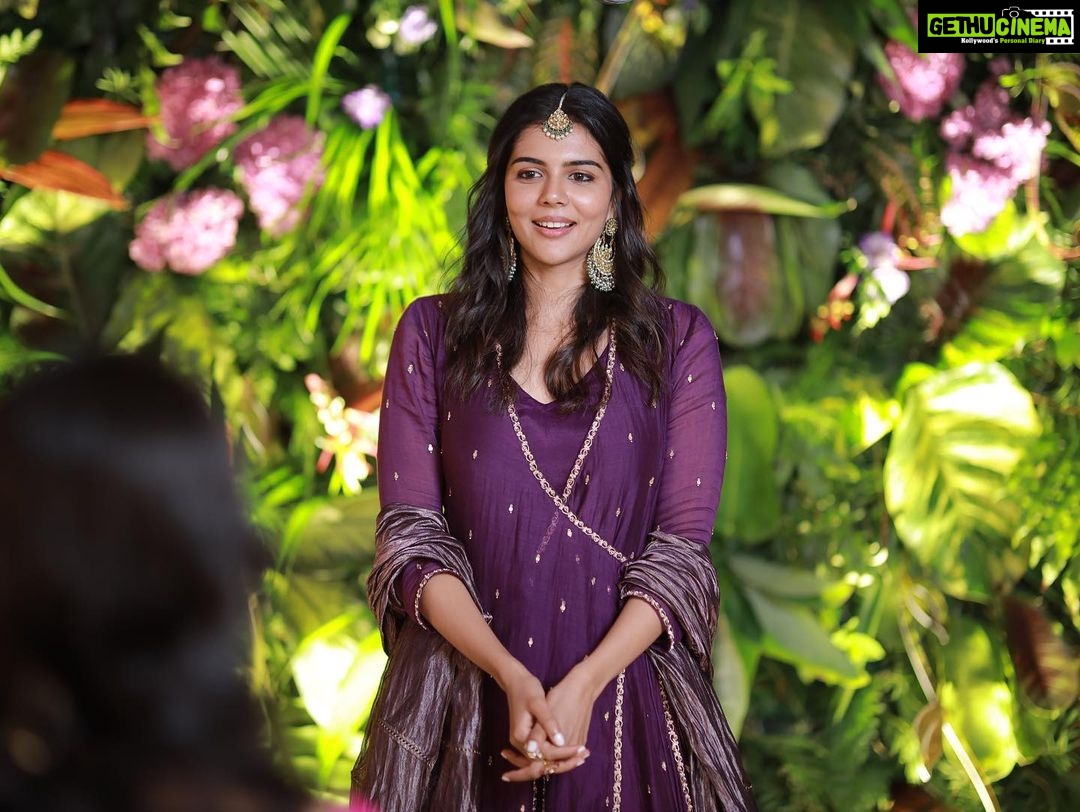 Kalyani Priyadarshan Instagram - Thank you @kalyanjewellers_official for such a blessed Navratri pooja and for being such gracious hosts. Forever honored to be a part of your family ♥️