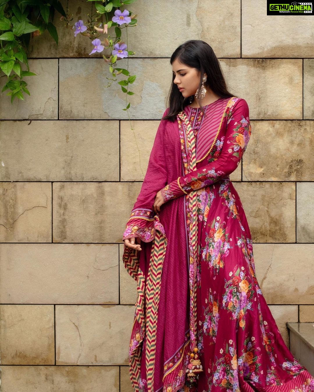 Kalyani Priyadarshan Instagram - π»πΌπΈπΊ Shot by @kiransaphotography Outfit @toraniofficial Jewelry @sheetalzaveribyvithaldas Styled by @shruthimanjari Makeup @amitkagda Team (and now producer!) @therouteofficial