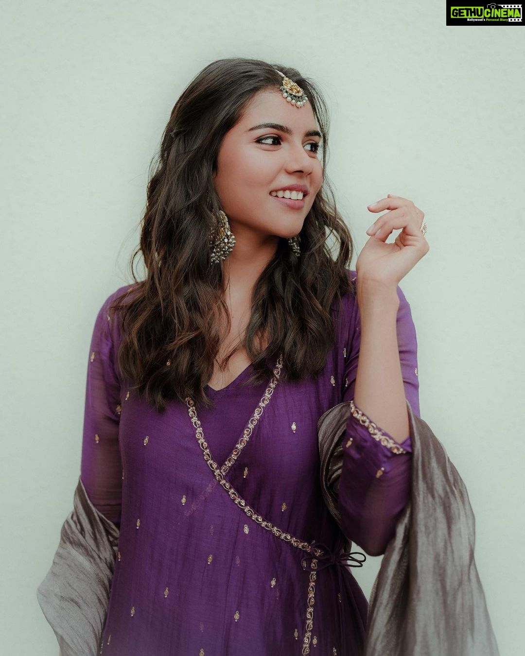 Kalyani Priyadarshan Instagram - 💜✨ Shot by @manekha_ Styled by @nikhitaniranjan Outfit @_deepthee_ Jewelry @kalyanjewellers_official Makeup @amitkagda Hair @savi.hair Team @therouteofficial