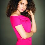 Kangana Ranaut Instagram - Today is a break day, I don’t call it a break I call it a pause day…. On such a blank beat you wonder where did you loose yourself….. You dissolve in the character and find that nothing of you is left in you. You see your own pictures like a stranger and wonder will you ever be the same ….. the truth is you can never go back to being the same person, once a character has happened to you it remains like a scar on the soul, like the darkness of the night, like the glow of the moon, like a realisation you can’t own, like a million shinning suns, like the dizzying hights of the mountains and suffocating depths of the sea….. a character will remain regardless of you … #emergency