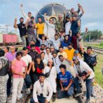 Kangana Ranaut Instagram - It’s not only the destination but also the journey that matters It’s not only those you end up with but also those who walk along matters … Team work is dream work … ❤️ #setstories #setarmy #setsoldiers #emergency