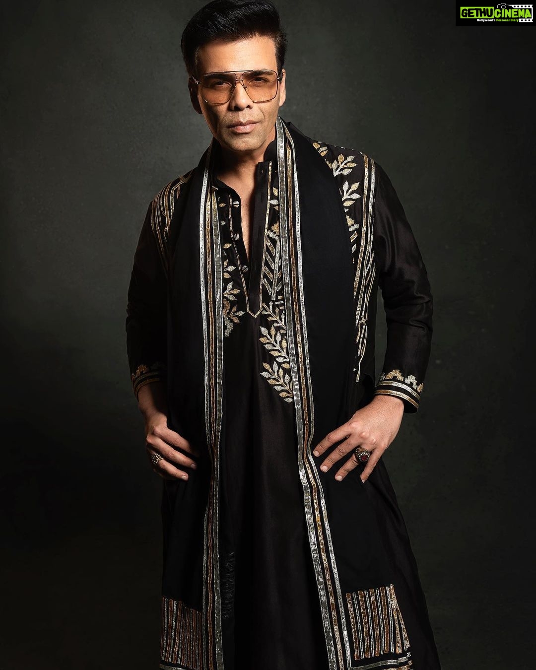 Karan Johar Instagram - Diwali nights begin!!!!! In @abujanisandeepkhosla styled by @ekalakhani โค๏ธ๐งก๐๐ ๐ท @maajidkhan88