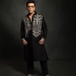 Karan Johar Instagram - Diwali nights begin!!!!! In @abujanisandeepkhosla styled by @ekalakhani ❤️🧡💜💛 📷 @maajidkhan88