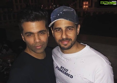 Karan Johar Instagram - Down the years with my students of every year! So proud of their cinema journey! It’s no Raaz(I) that they have mastered the ABCD of their craft and emerged as Shershaahs of goodness and talent! Love you!❤️ #10yearsofsoty