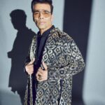 Karan Johar Instagram - Shadows of gold!!! A jhalak of festivities! Styled by the to be birthday girl @ekalakhani in @abujanisandeepkhosla 📷 @sheldon.santos #jhalakdikhlajaa