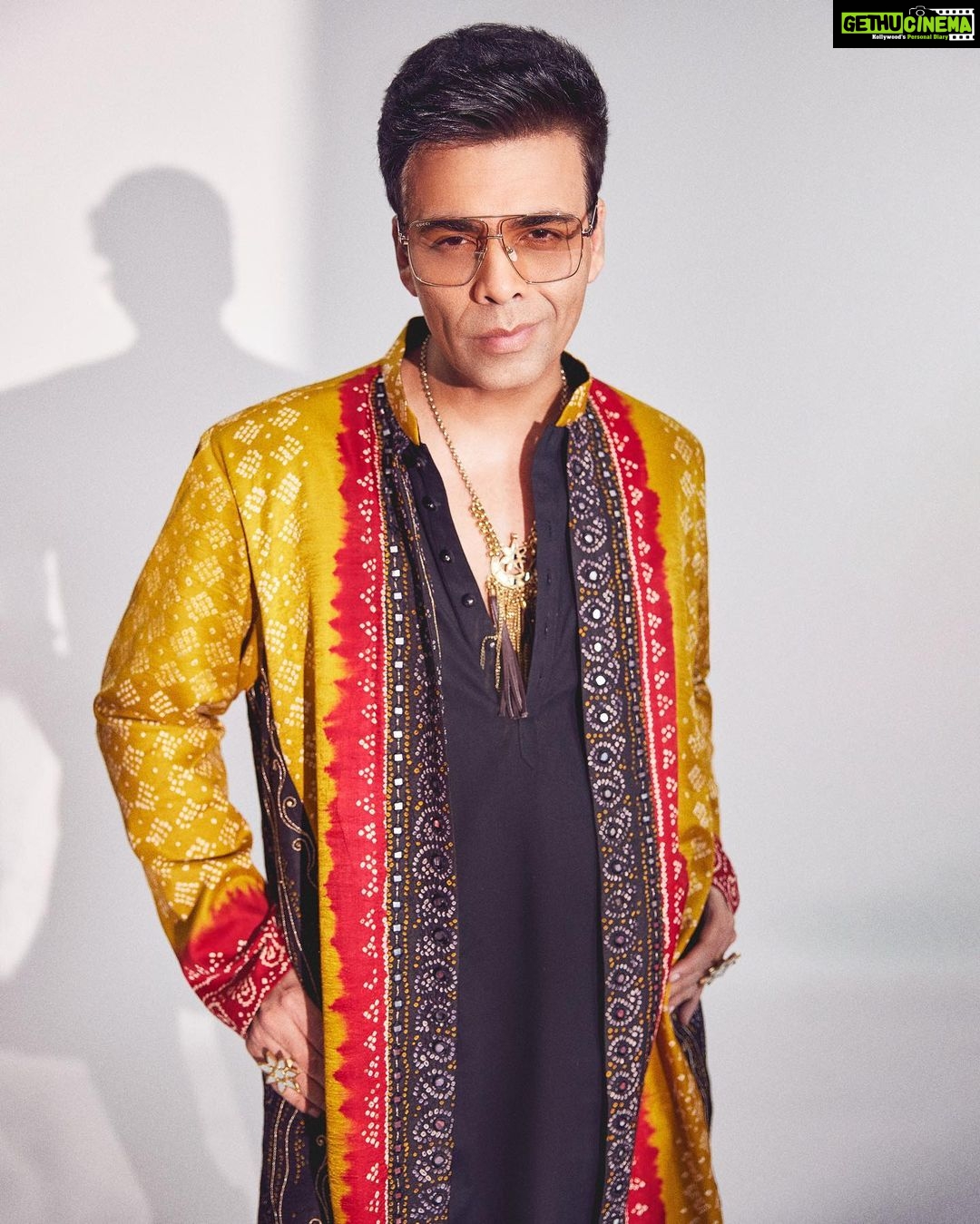 Karan Johar Instagram - Additional Traditional… in @abujanisandeepkhosla styled by @ekalakhani 📷 @sheldon.santos … hope everyone had a happy Dhanteras 💛❤️🧡