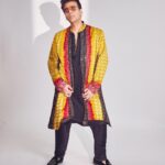 Karan Johar Instagram - Additional Traditional… in @abujanisandeepkhosla styled by @ekalakhani 📷 @sheldon.santos … hope everyone had a happy Dhanteras 💛❤️🧡