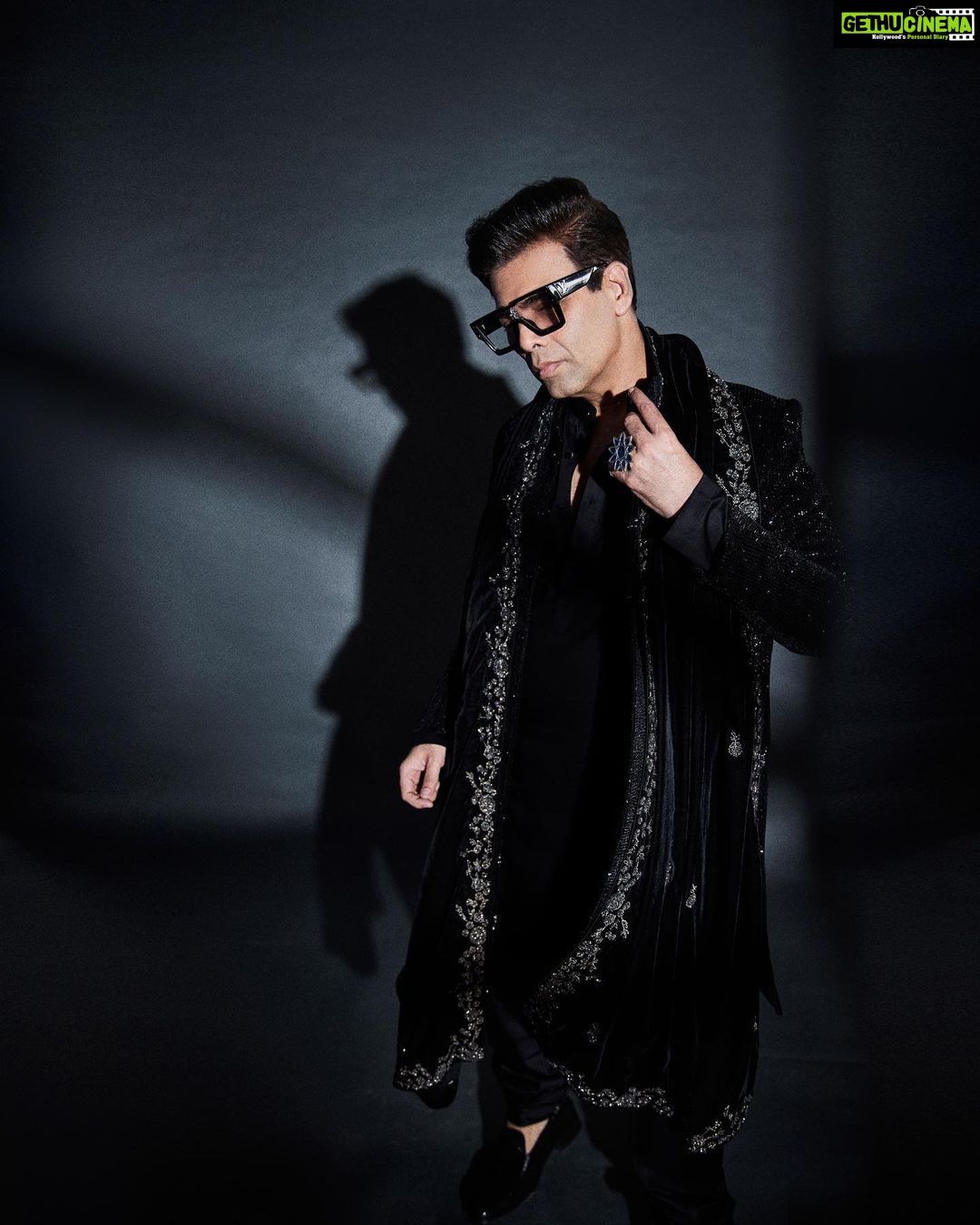 Karan Johar Instagram - Big bossing!!!!! In @sawangandhiofficial styled by @ekalakhani 📷 @sheldon.santos