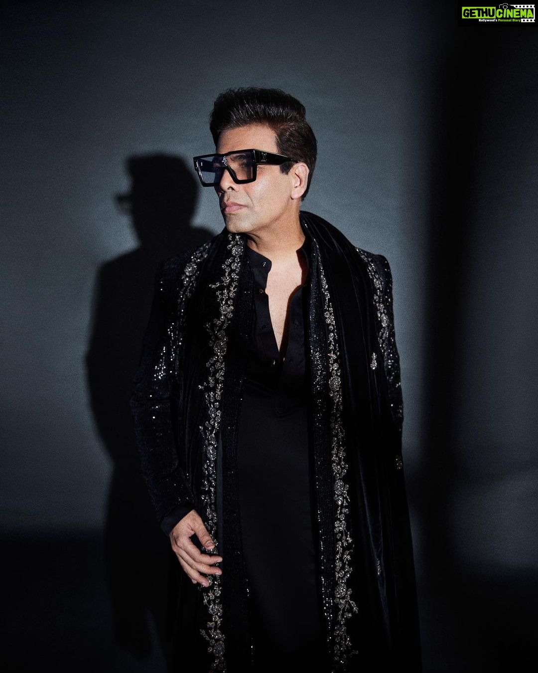 Karan Johar Instagram - Big bossing!!!!! In @sawangandhiofficial styled by @ekalakhani 📷 @sheldon.santos