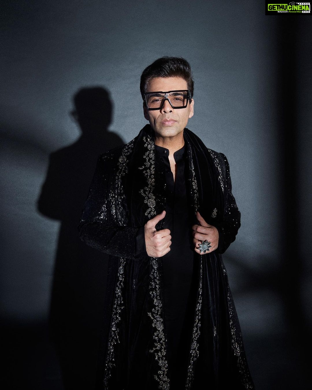 Karan Johar Instagram - Big bossing!!!!! In @sawangandhiofficial styled by @ekalakhani 📷 @sheldon.santos