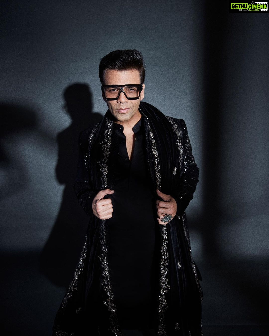 Karan Johar Instagram - Big bossing!!!!! In @sawangandhiofficial styled by @ekalakhani 📷 @sheldon.santos