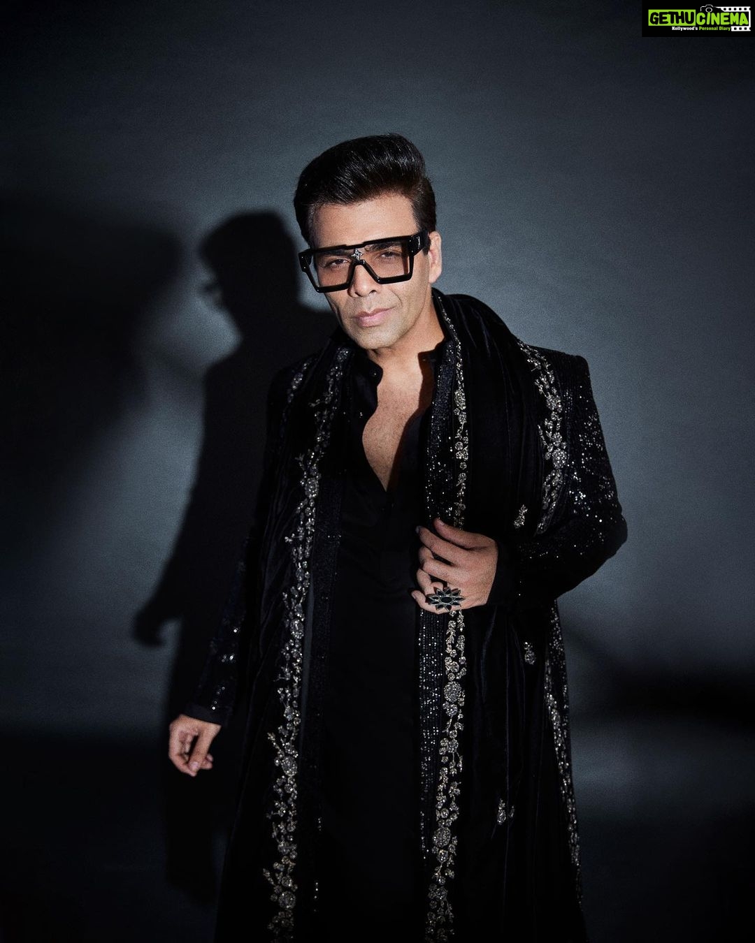 Karan Johar Instagram - Big bossing!!!!! In @sawangandhiofficial styled by @ekalakhani 📷 @sheldon.santos