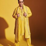 Karan Johar Instagram - Yellow far from mellow! Styled by @ekalakhani in @manishmalhotra05 📷 @thehouseofpixels