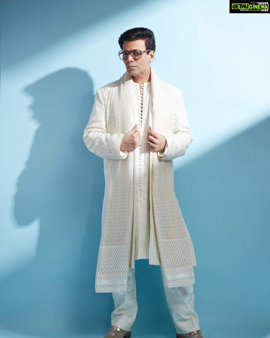 Karan Johar Instagram - The power of White light! In @farazmanan styled by @ekalakhani 📷 @rahuljhangiani