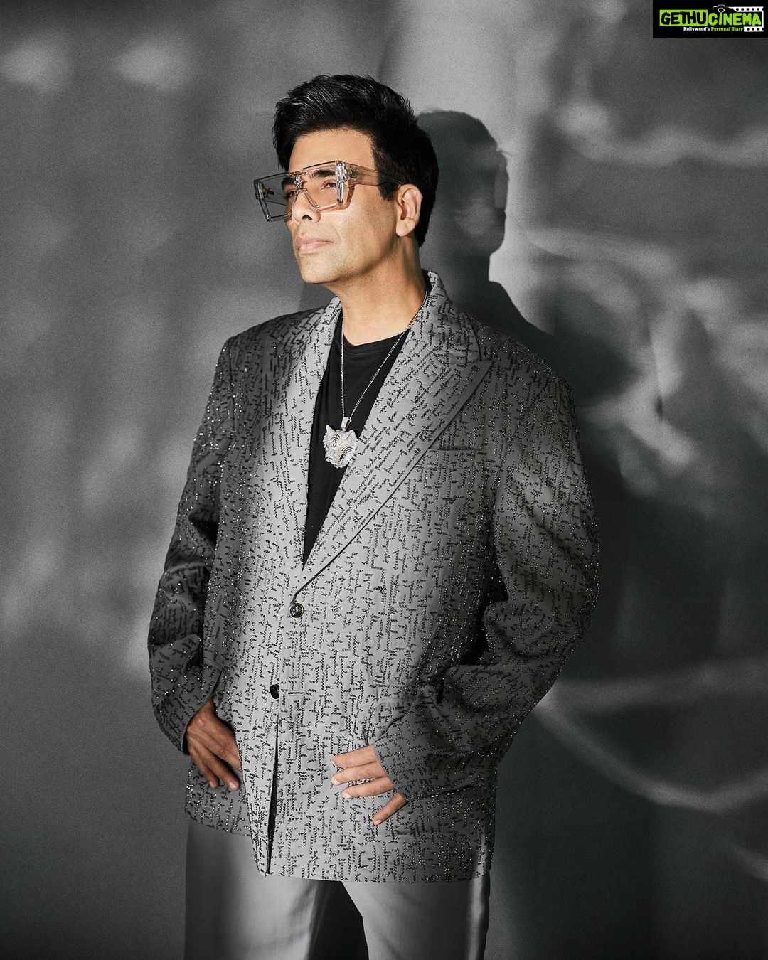 Karan Johar Instagram - Showing a JHALAK! In @manishmalhotra05 styled by @ekalakhani 📷 @sheldon.santos