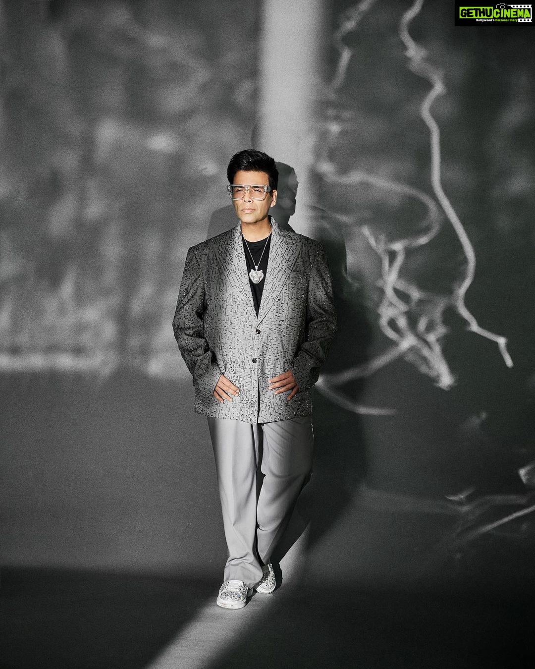 Karan Johar Instagram - Showing a JHALAK! In @manishmalhotra05 styled by @ekalakhani 📷 @sheldon.santos