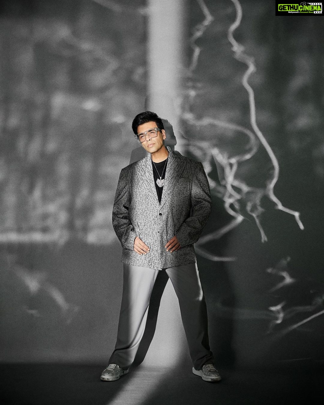 Karan Johar Instagram - Showing a JHALAK! In @manishmalhotra05 styled by @ekalakhani 📷 @sheldon.santos