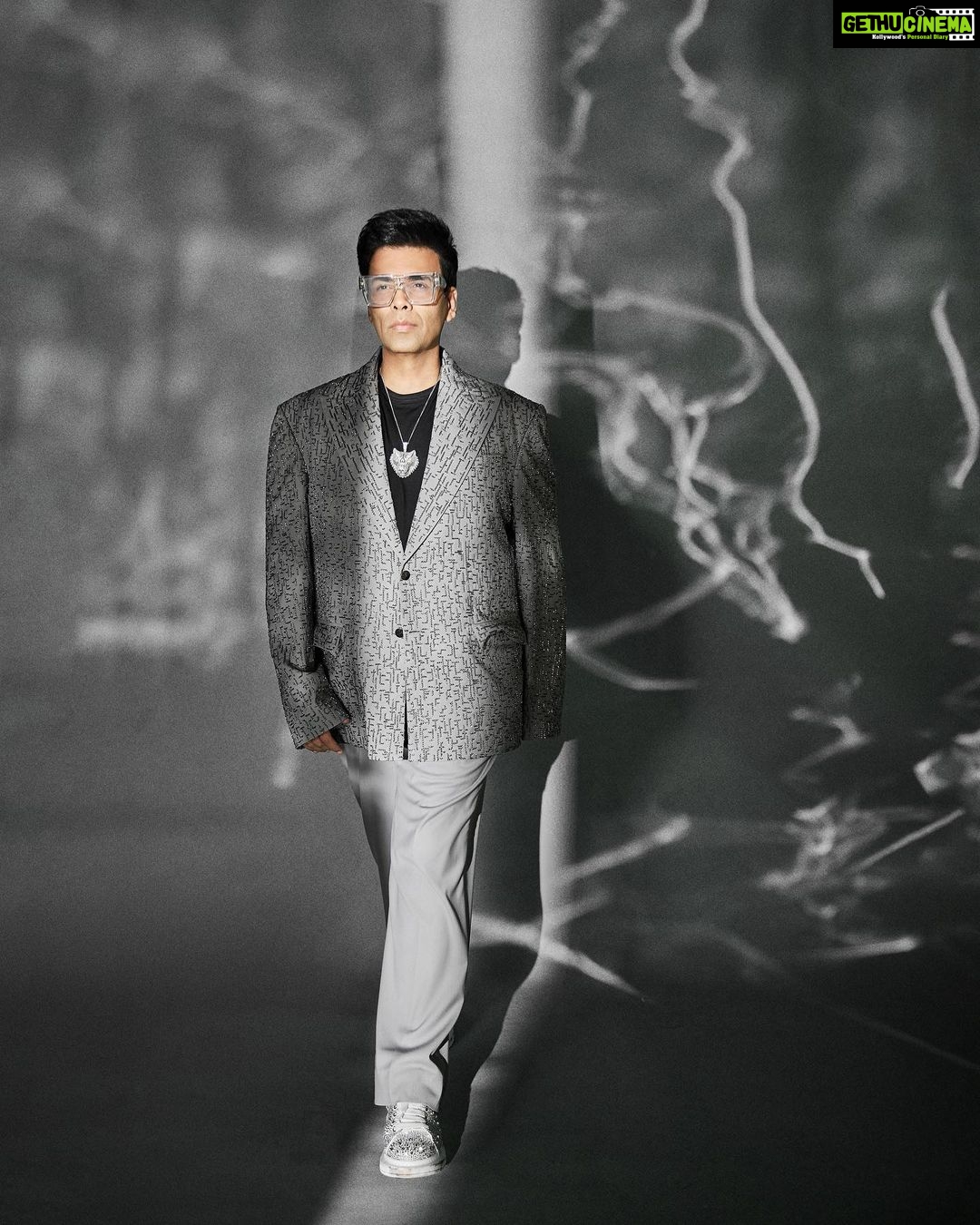 Karan Johar Instagram - Showing a JHALAK! In @manishmalhotra05 styled by @ekalakhani 📷 @sheldon.santos